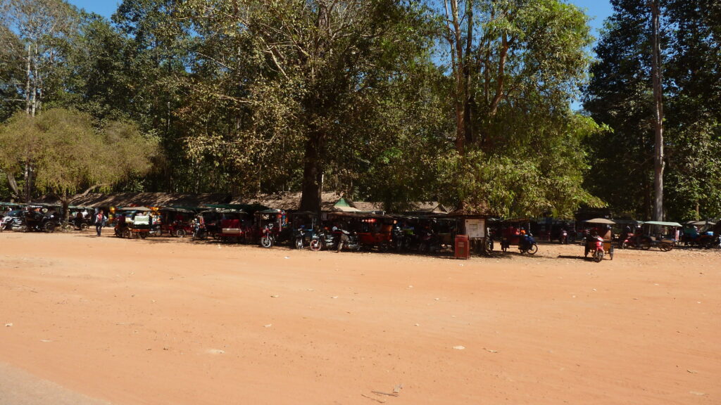 Rastplatz der Fahrer beim Tep Pranam Temple