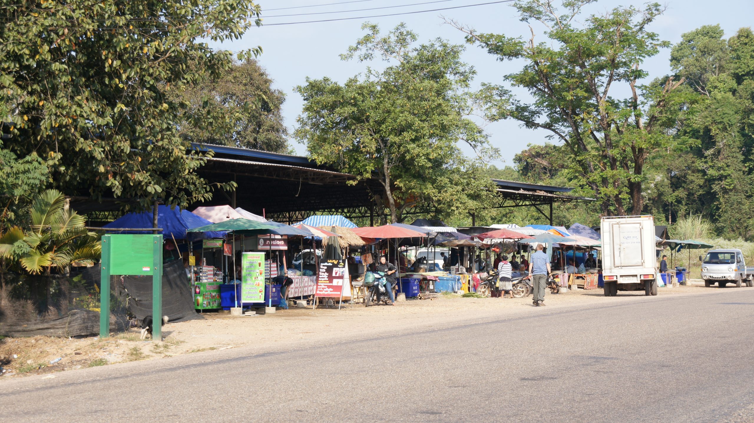 Markt am Straßenrand