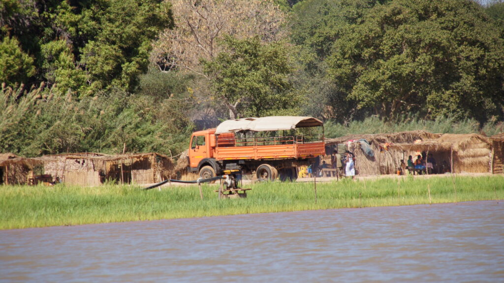 Flussfahrt am Bemaraha