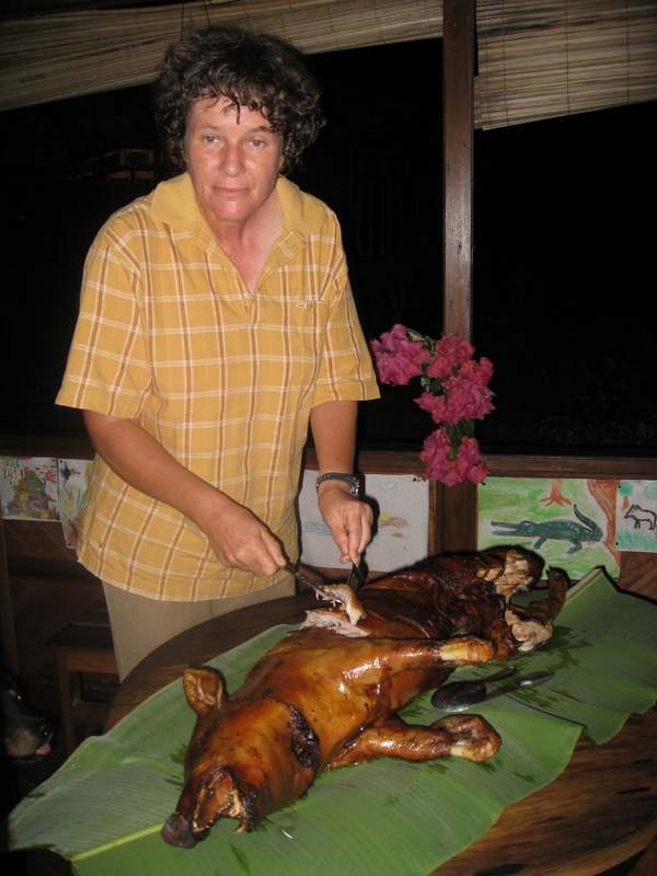 Das Schwein wird zerteilt